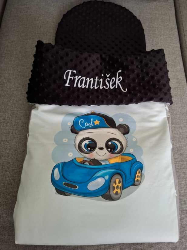Minky deka panda v aute s vyšitým menom