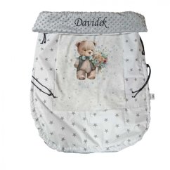 Nepadací deka medvídek s květinou s vyšitým jménem