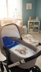 Minky deka s výšivkou jména – motiv medvěd s květinou