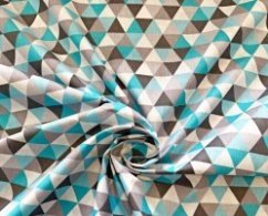 Oboustranné hnízdečko s podložkou modré trojúhelníky