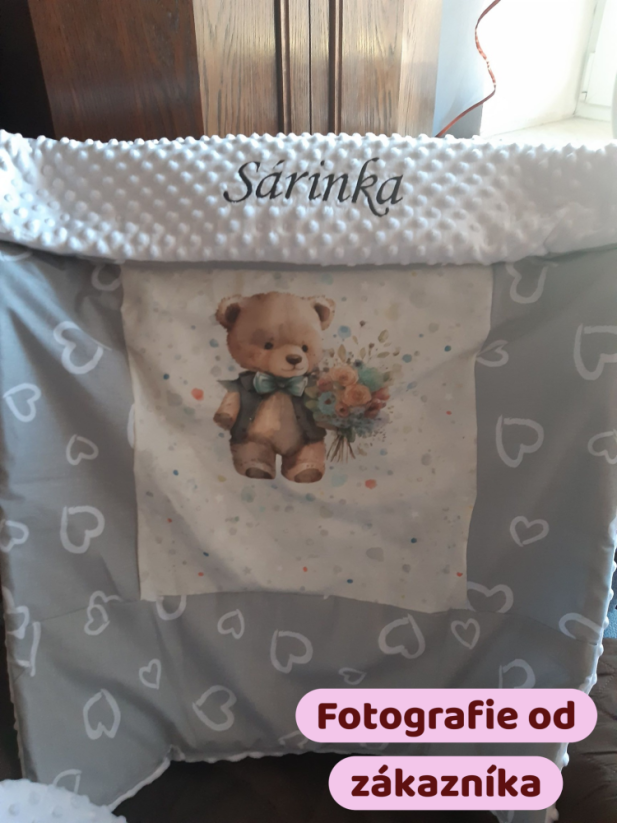 Minky deka medveď s kvetinou s vyšitým menom