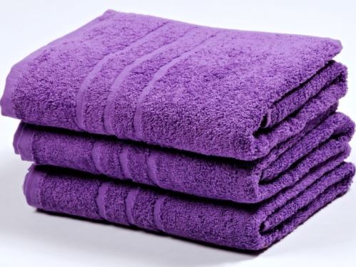 Osuška s výšivkou znamení zvěrokruhu + jméno - Barva: Fialová