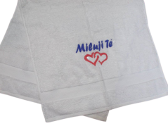 Ručník s výšivkou vlastní text + srdíčka