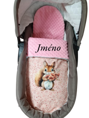 Minky deka veverka s květinou a vyšitým jménem