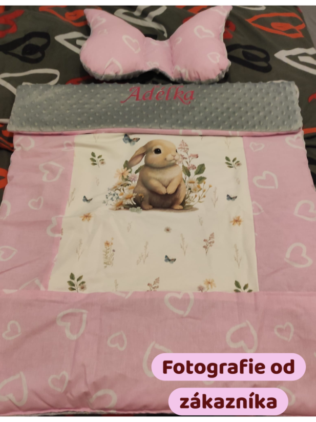 Minky deka s výšivkou jména – motiv králíček