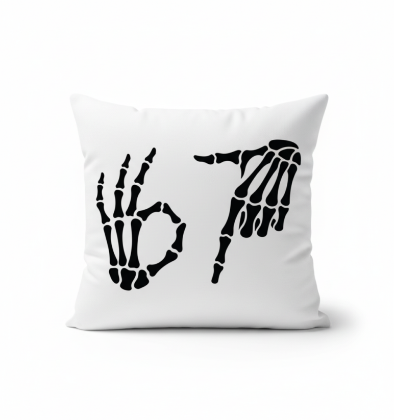 Polštář 67 six seven ruce